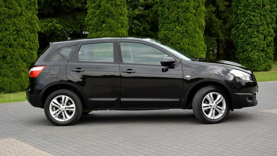 NISSAN Qashqai -