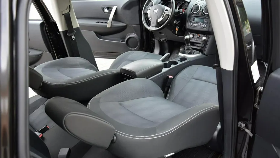 NISSAN Qashqai -