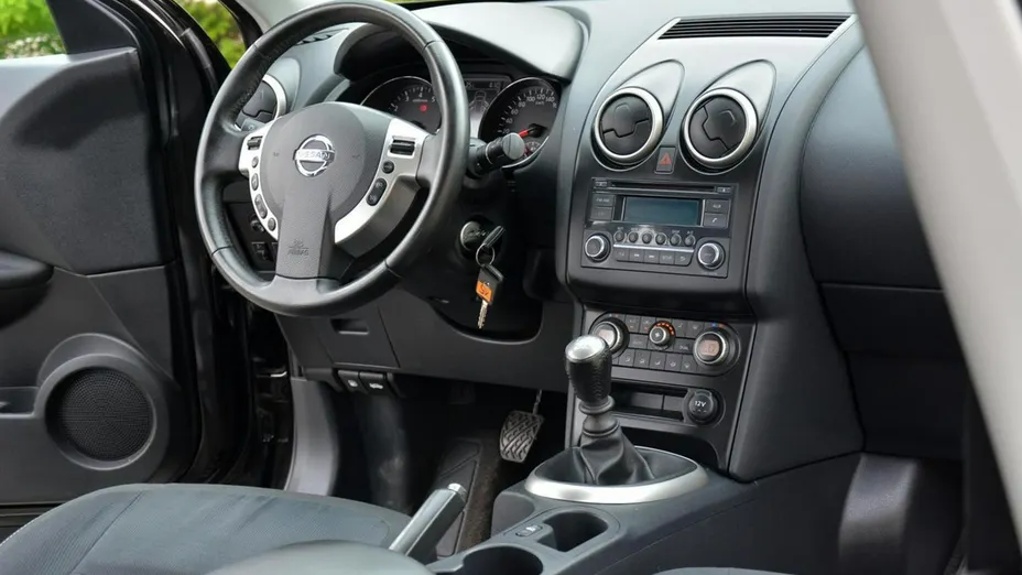 NISSAN Qashqai -
