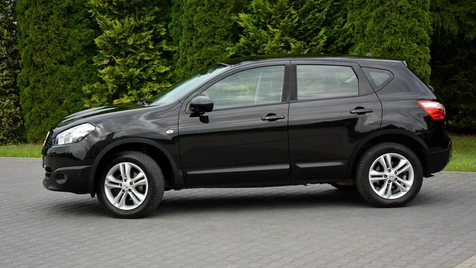 NISSAN Qashqai -