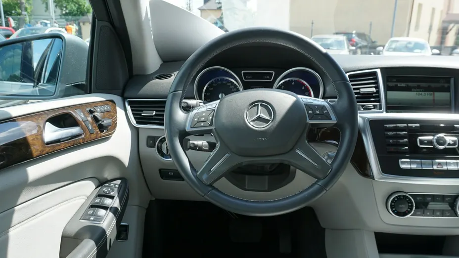 MERCEDES-BENZ ML -
