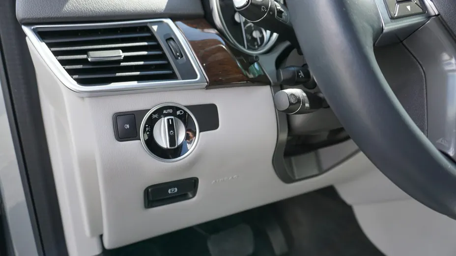 MERCEDES-BENZ ML -