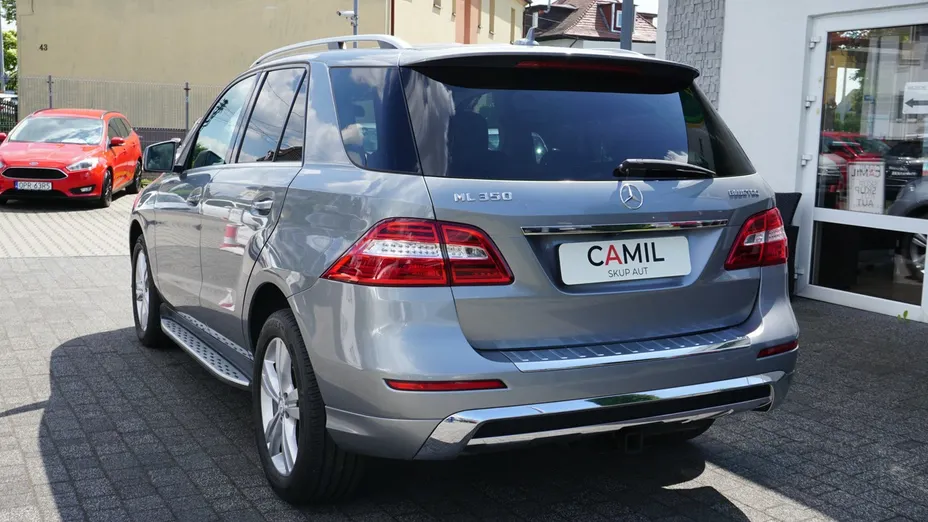 MERCEDES-BENZ ML -