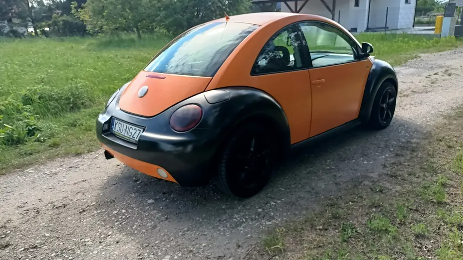 VOLKSWAGEN New Beetle -