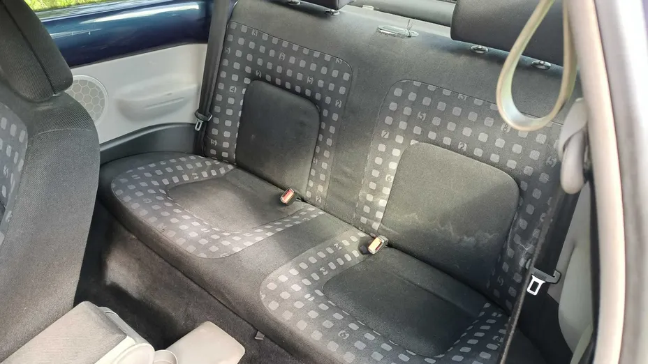 VOLKSWAGEN New Beetle -