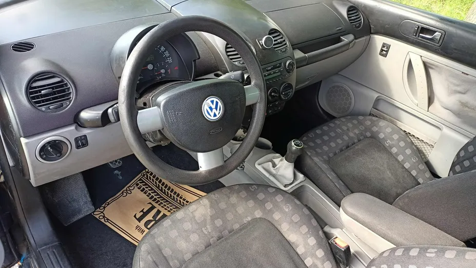 VOLKSWAGEN New Beetle -