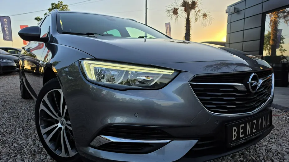 OPEL Insignia -