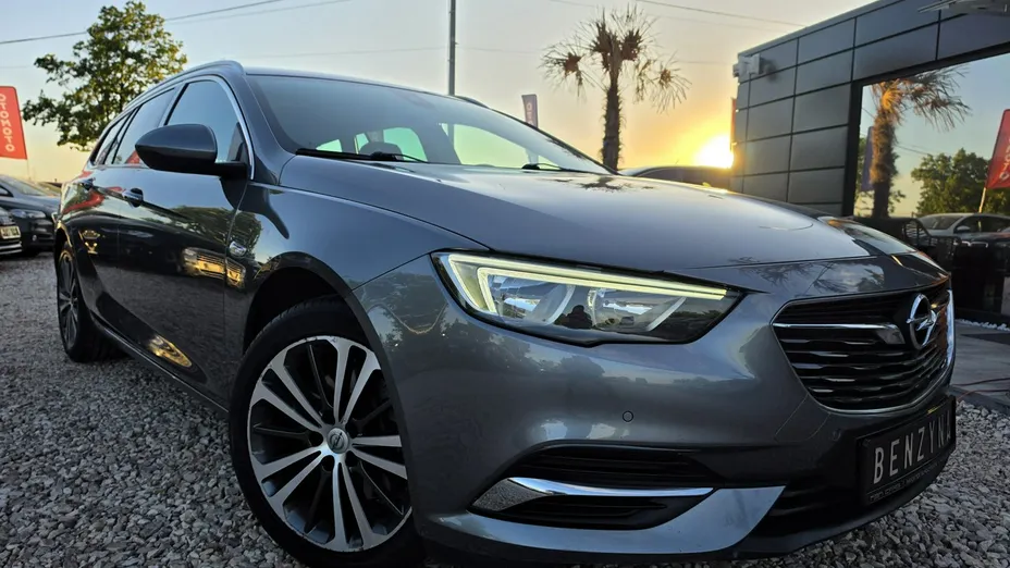 OPEL Insignia -