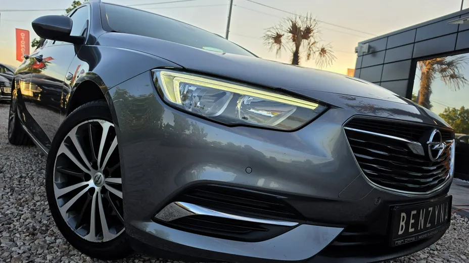 OPEL Insignia -