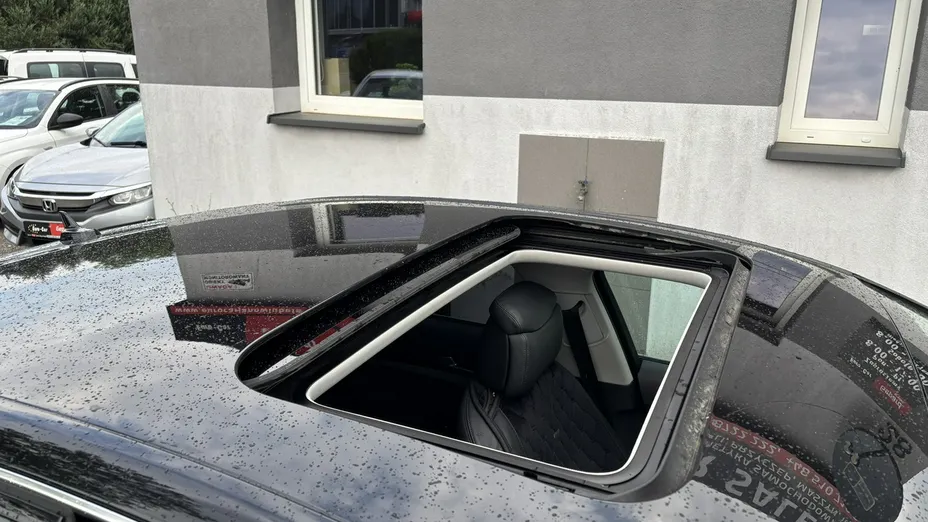 AUDI A8 -