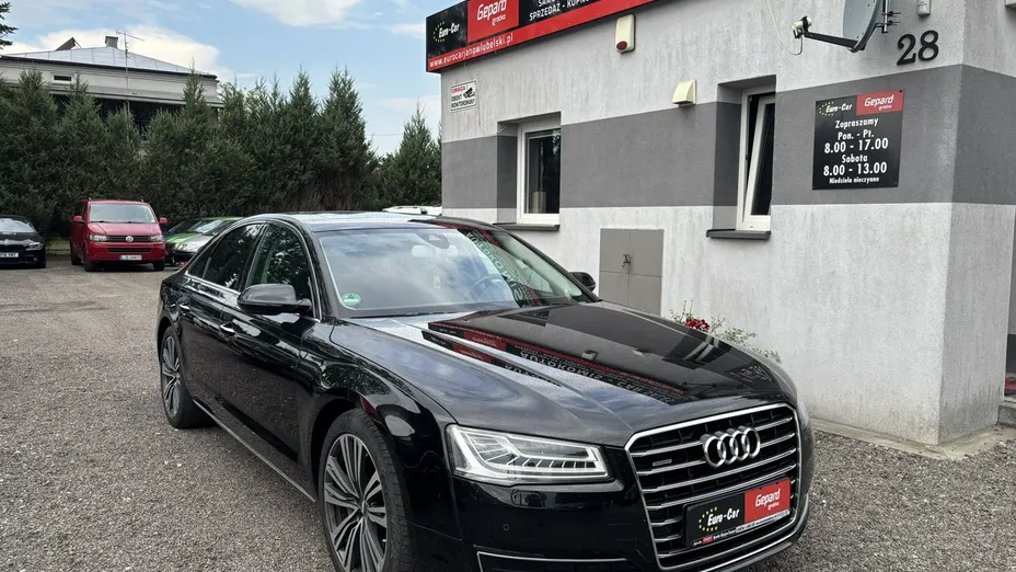 AUDI A8 -