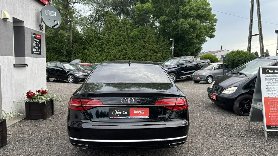 AUDI A8 -