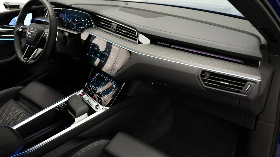 AUDI SQ8 e-tron -