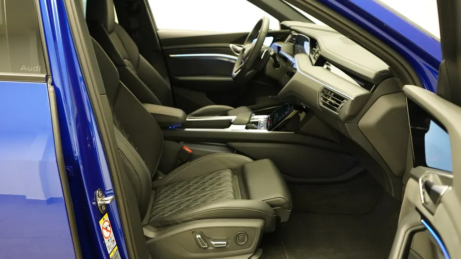 AUDI SQ8 e-tron -
