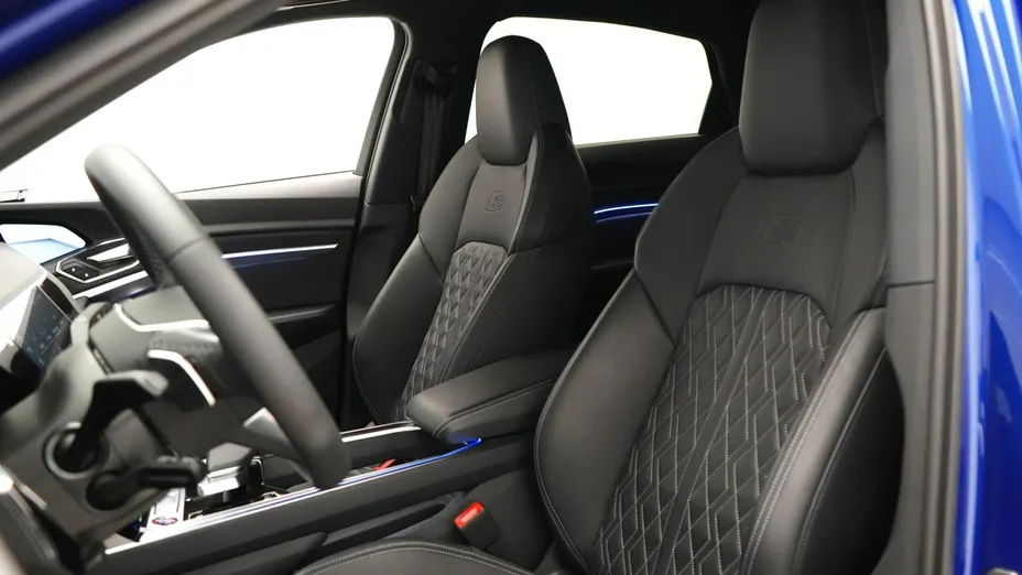 AUDI SQ8 e-tron -