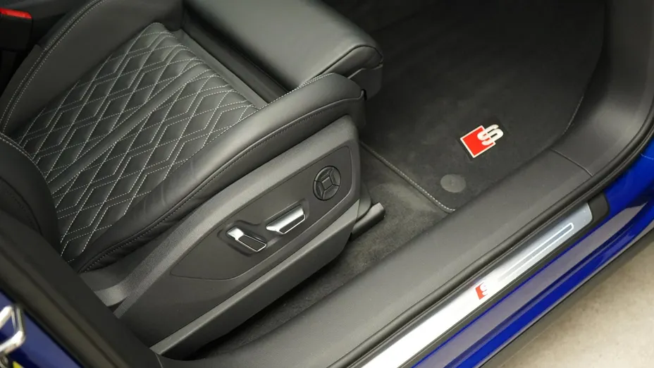 AUDI SQ8 e-tron -