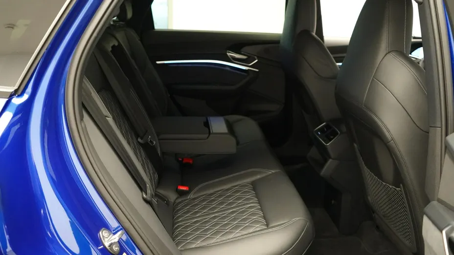 AUDI SQ8 e-tron -