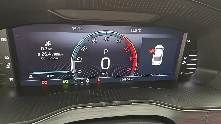 SKODA Superb -