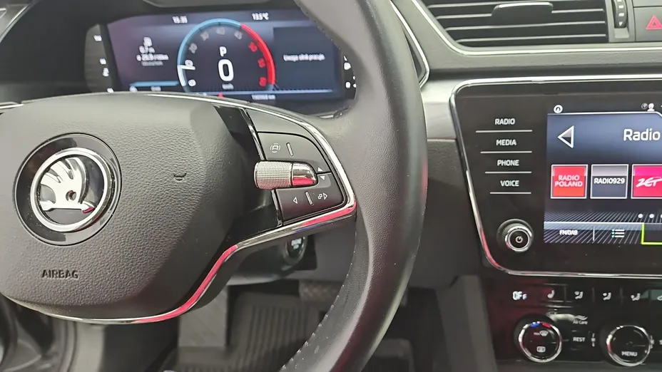SKODA Superb -
