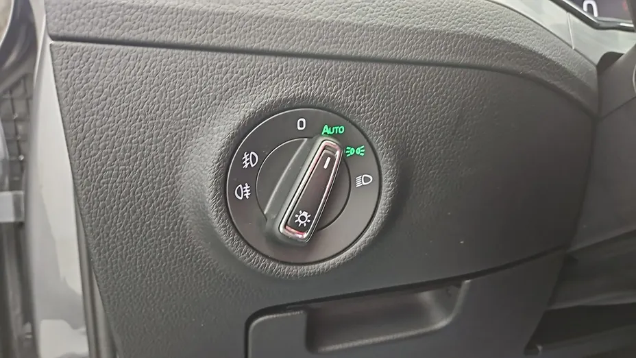 SKODA Superb -
