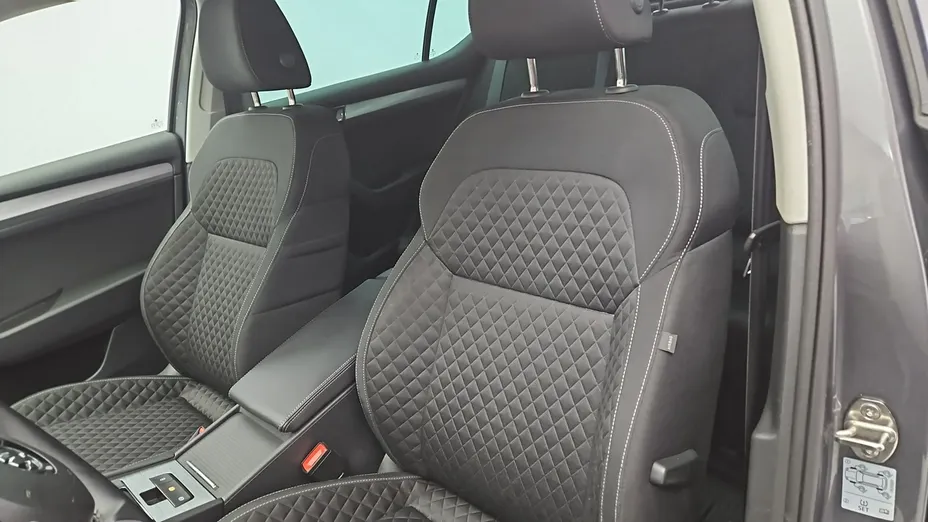 SKODA Superb -