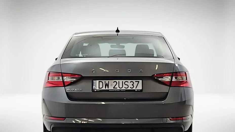 SKODA Superb -