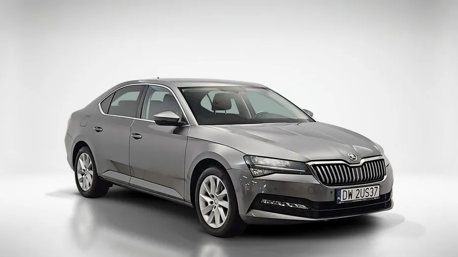 SKODA Superb -