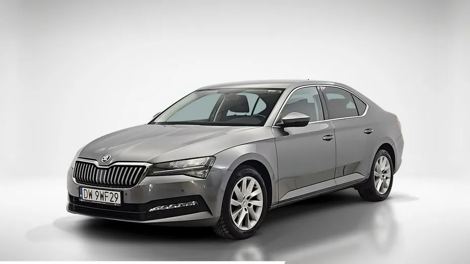 SKODA Superb -