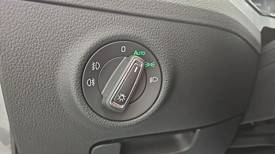 SKODA Superb -