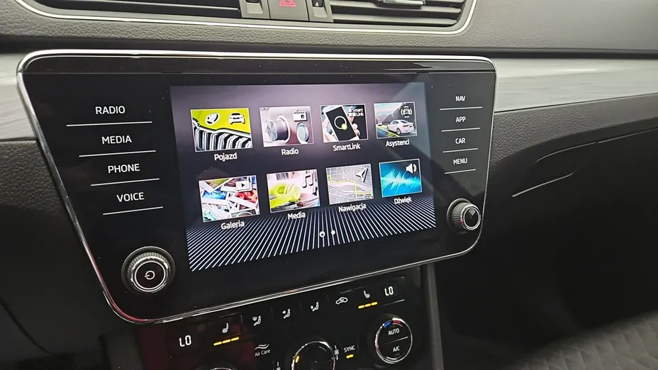 SKODA Superb -