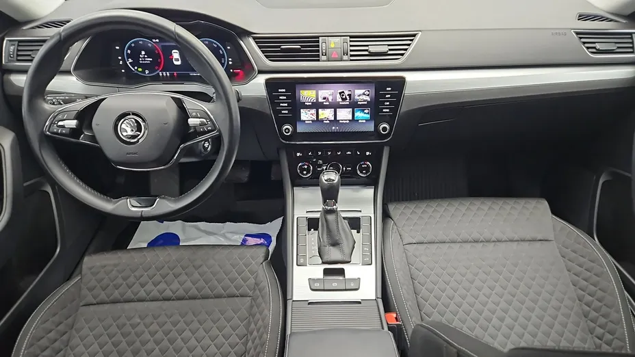 SKODA Superb -