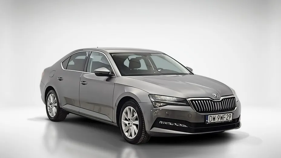 SKODA Superb -