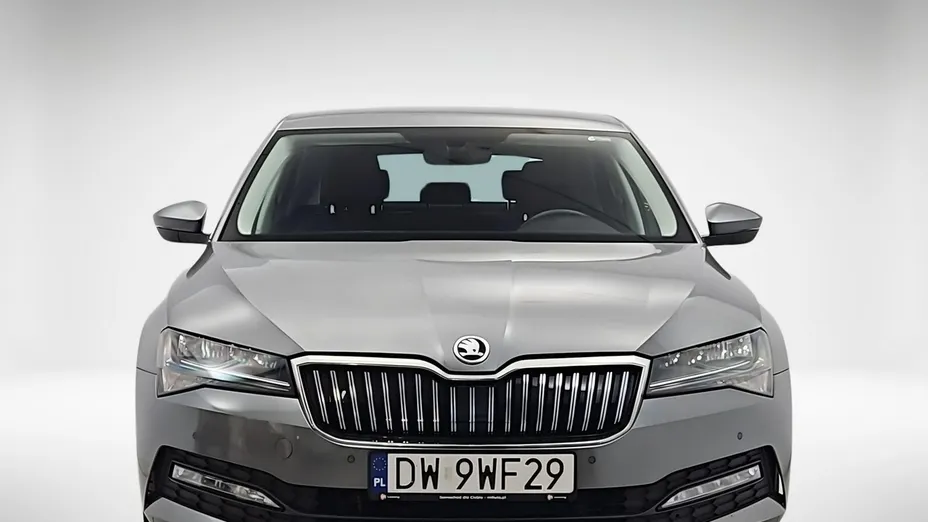 SKODA Superb -