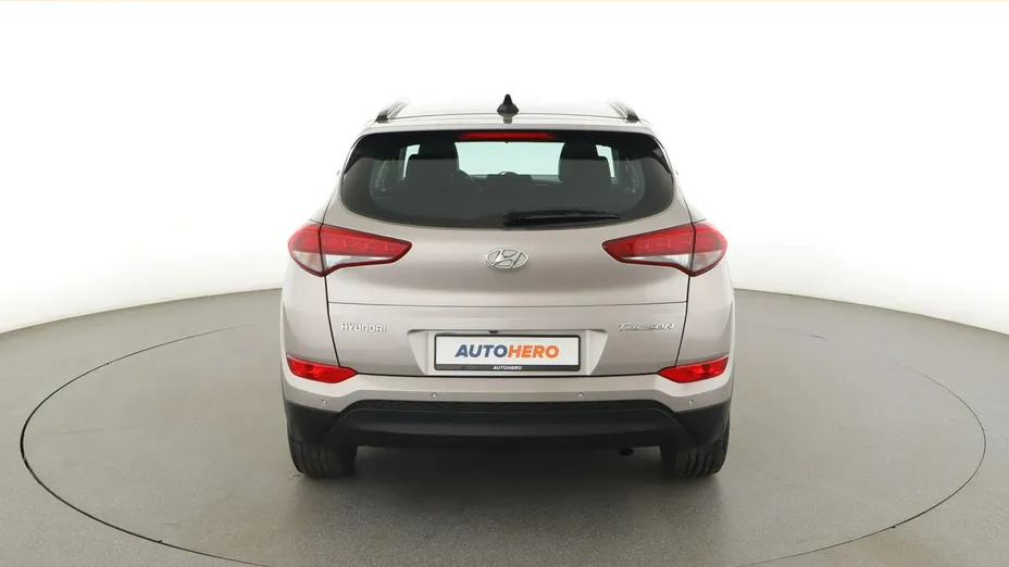 HYUNDAI Tucson -