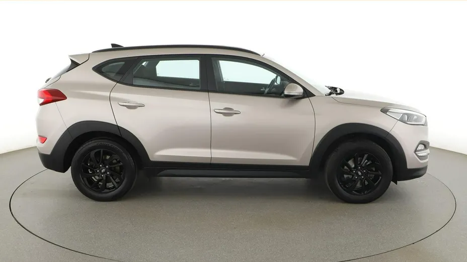 HYUNDAI Tucson -