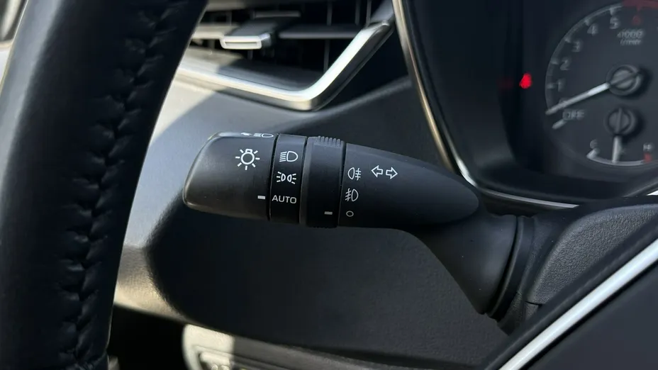TOYOTA Corolla -