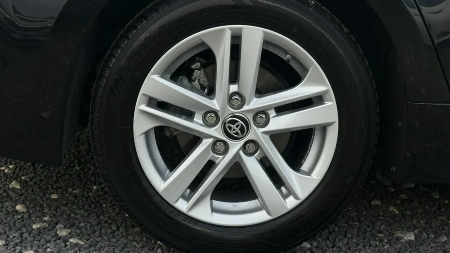 TOYOTA Corolla -
