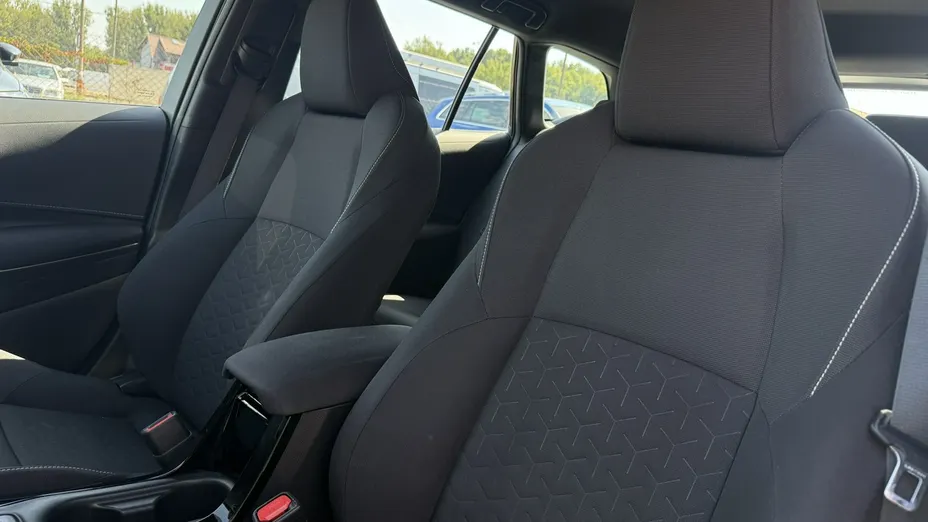 TOYOTA Corolla -