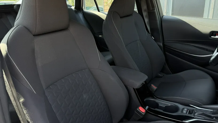 TOYOTA Corolla -