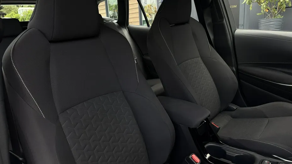 TOYOTA Corolla -