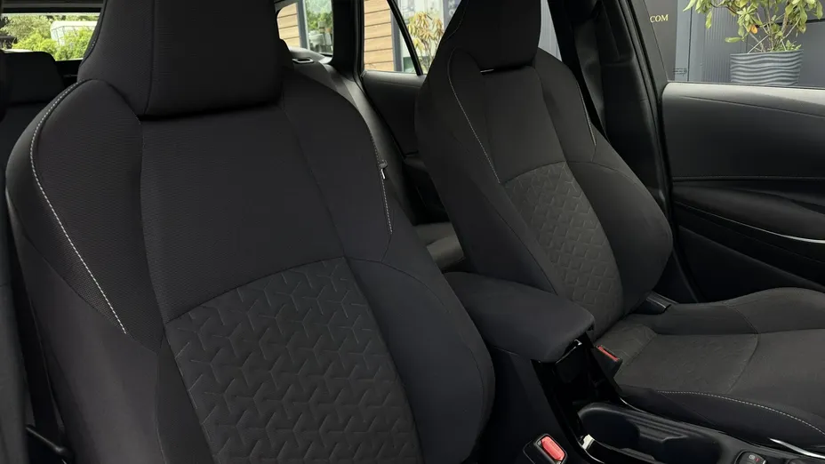 TOYOTA Corolla -