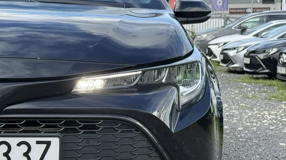 TOYOTA Corolla -