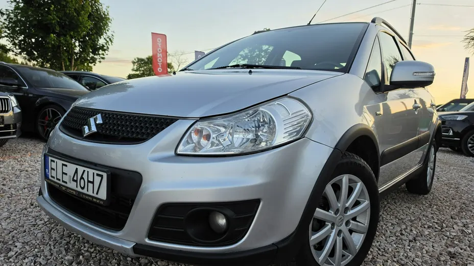SUZUKI SX4 -