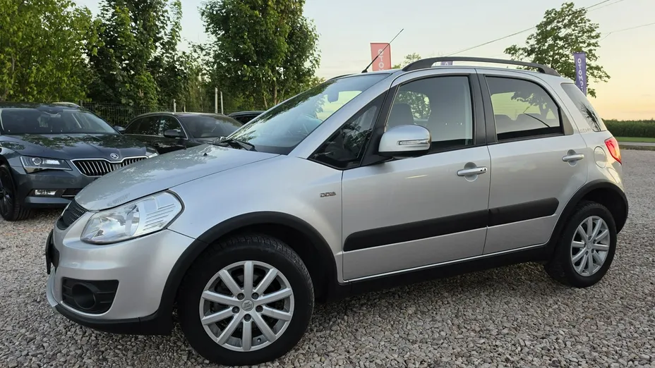 SUZUKI SX4 -