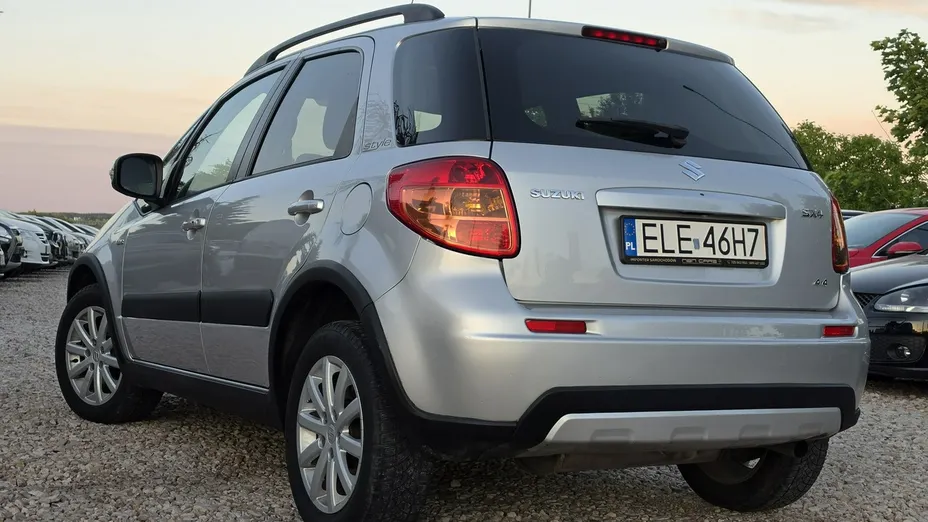 SUZUKI SX4 -