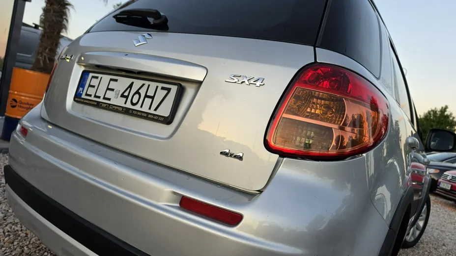 SUZUKI SX4 -