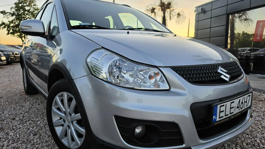 SUZUKI SX4 -