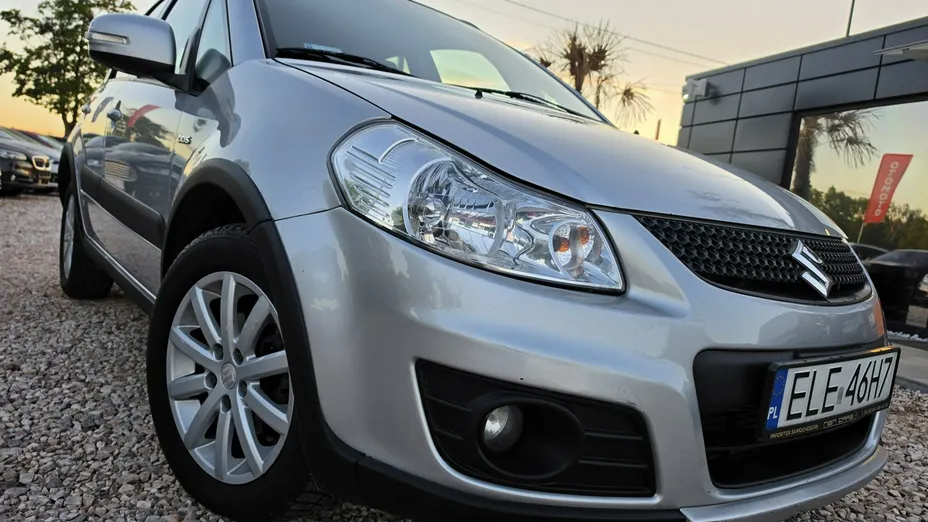 SUZUKI SX4 -