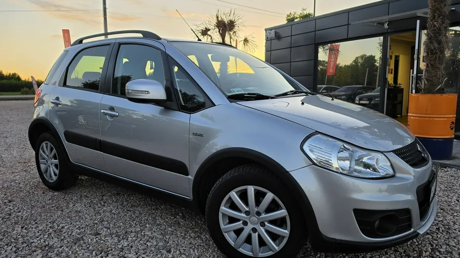 SUZUKI SX4 -