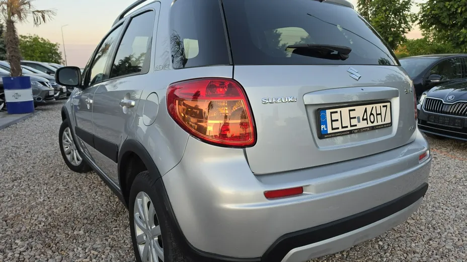 SUZUKI SX4 -